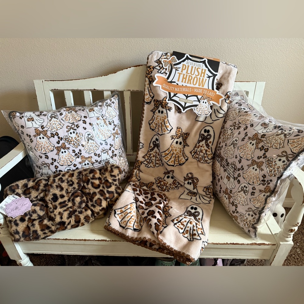 EnVogue Bella Lux Halloween Leopard Print Ghost Plush Throw Blanket and Pillows